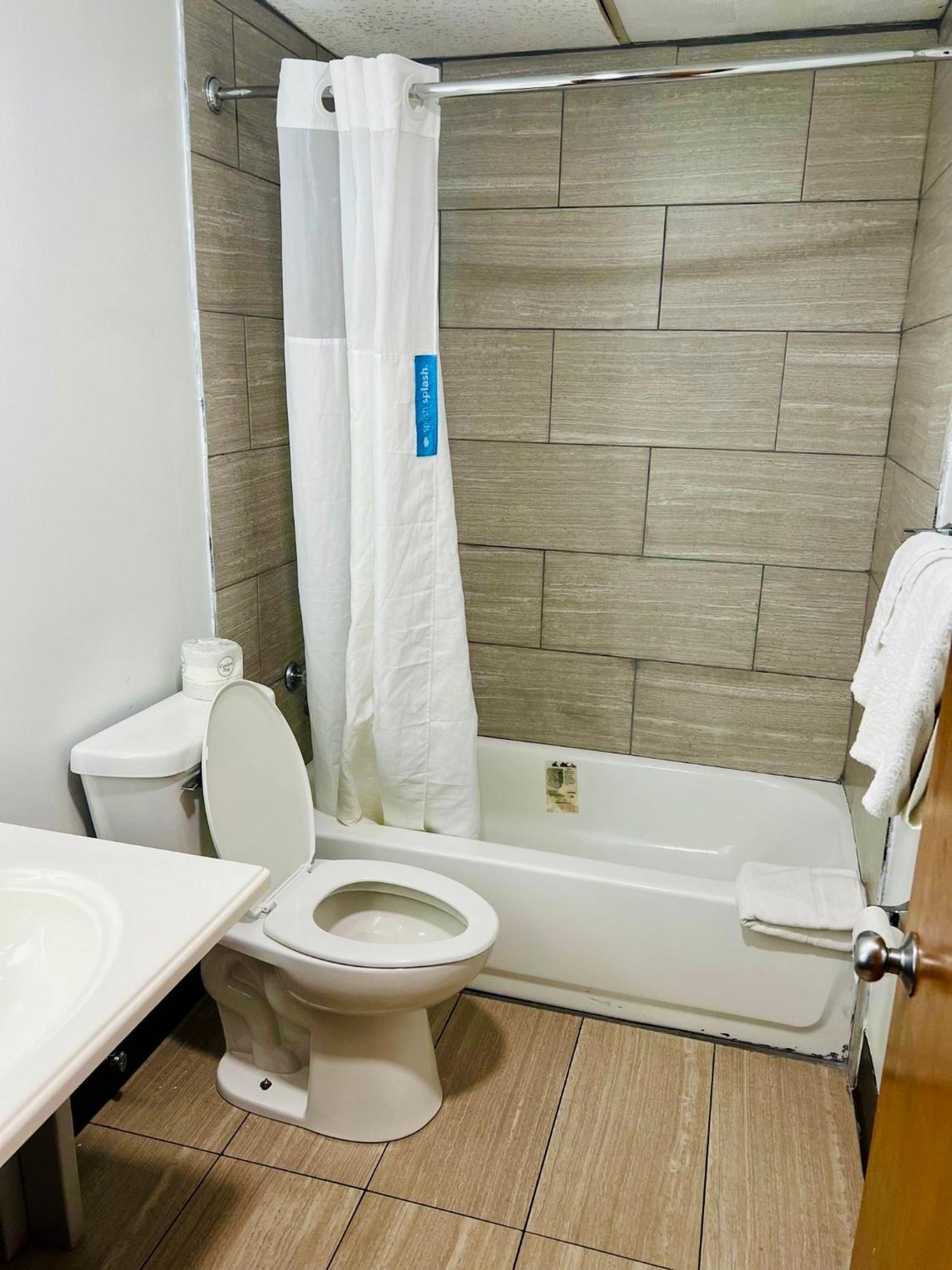 Travelodge By Wyndham Gallipolis المظهر الخارجي الصورة